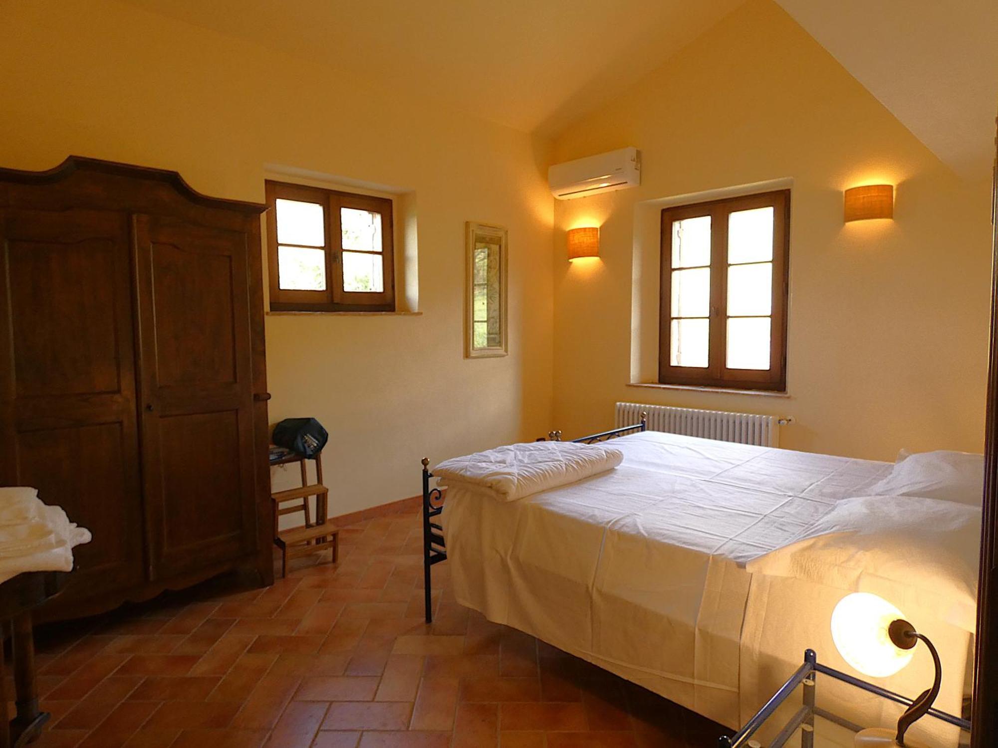 Scappo In Umbria, La Dolce Godera Villa *