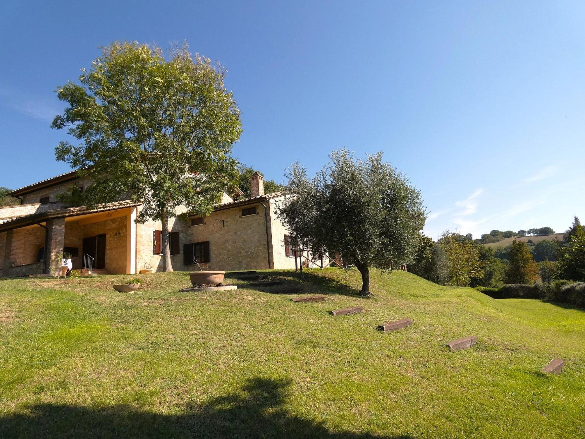 Villa Scappo In Umbria, La Dolce Godera Lugnano in Teverina